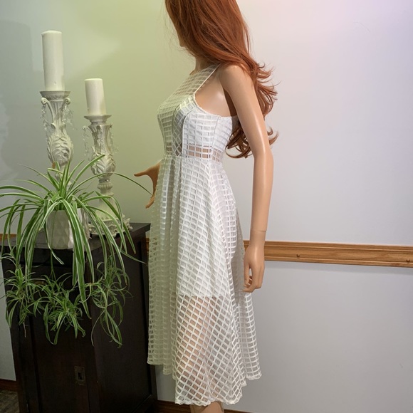 NOUGHTS & CROSSES gorgeous white dress - Picture 4 of 8